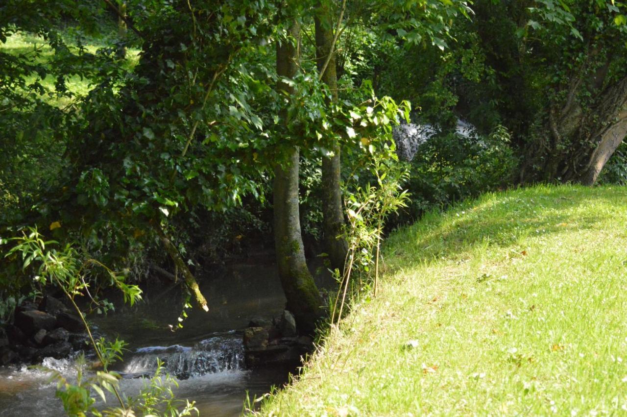 Les Gites Insolites De La Cascade Lespesses 外观 照片